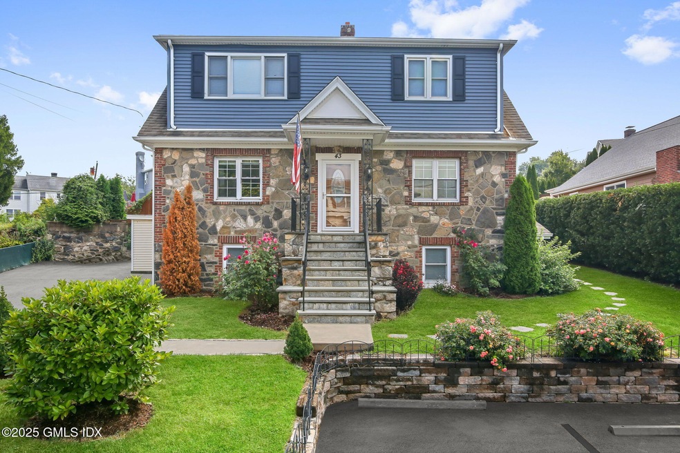 43 Cos Cob Ave unit 1, Cos Cob, CT 06807 - photo 1