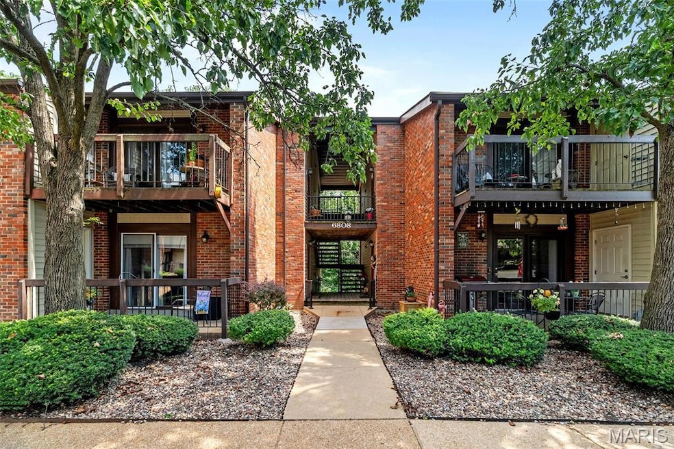 6808 Cottage Grove Ln unit I, Saint Louis, MO 63129 - photo 1