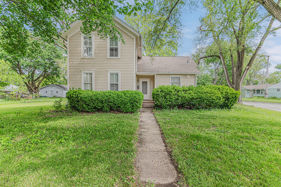 552 Walnut Ave, Elgin, IL 60123 - photo 1