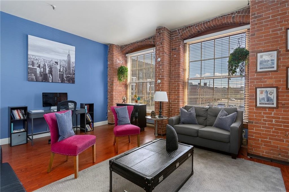 555 S Water St unit 207, Providence, RI 02903 - photo 1