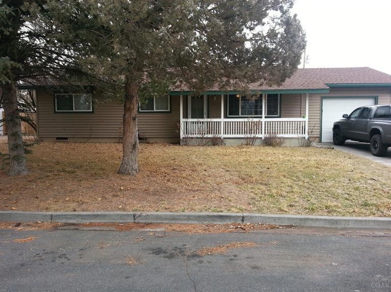 1524 NW 8th St, Redmond, OR 97756 - photo 1