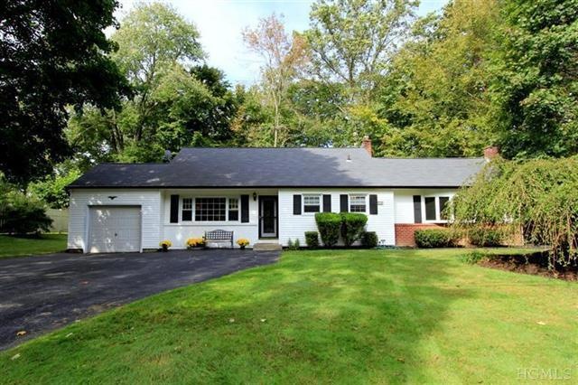 2719 Strang Blvd, Yorktown Heights, NY 10598 - photo 1