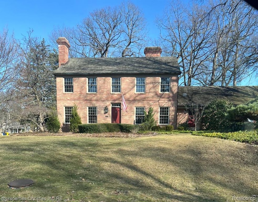 5051 Forest Way, Bloomfield Hills, MI 48302 - photo 1