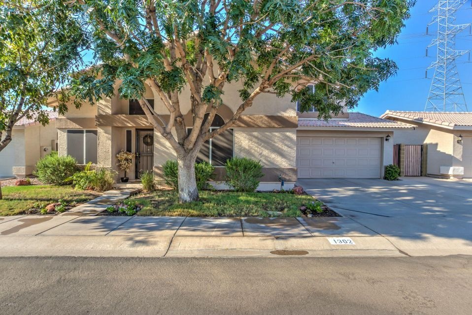 1302 E Hearne Way-1