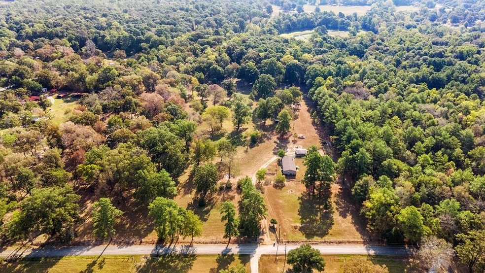 136 Lancewood, Lufkin, OK 74904 - photo 1