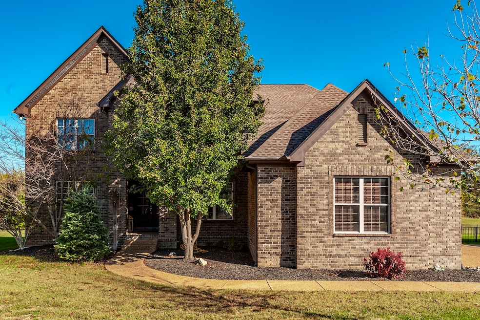 354 Crooked Creek Ln, Hendersonville, TN 37075 - photo 1