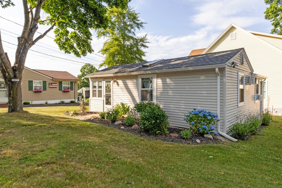 1 Day Point Rd unit 6, East Hampton, CT 06424 - photo 1