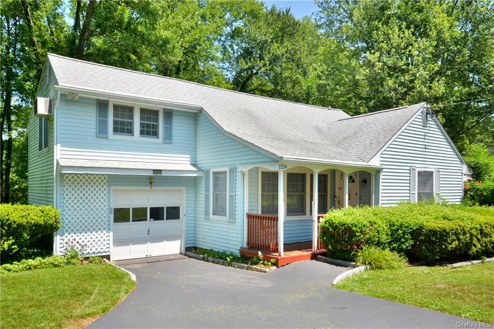 1524 Cross Rd, Mohegan Lake, NY 10547 - photo 1