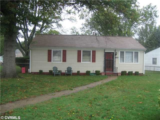 Exterior Front - Maintenance free vinyl siding, pa
