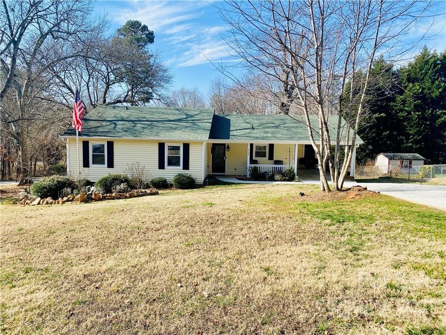 5121 Stoney Oaks Dr, Gastonia, NC 28052 - photo 1