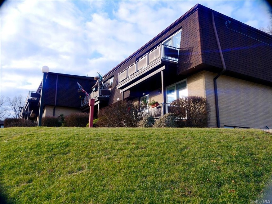 2 Germonds Village unit 1, Bardonia, NY 10954 - photo 1