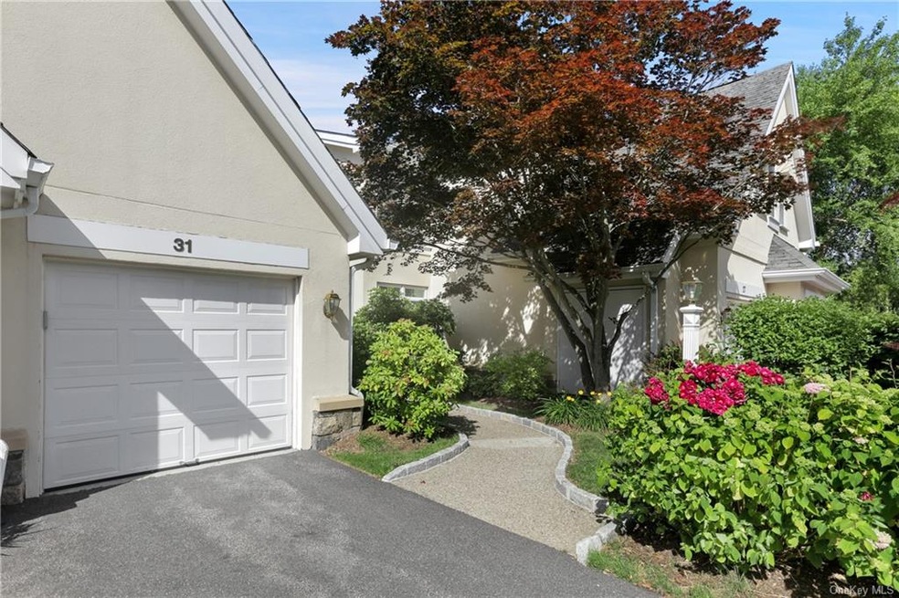 31 Arrowwood Cir, Rye Brook, NY 10573 - photo 1