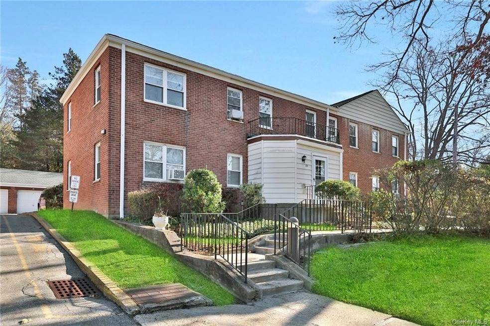 85 Broadway unit 2N, Pleasantville, NY 10570 - photo 1