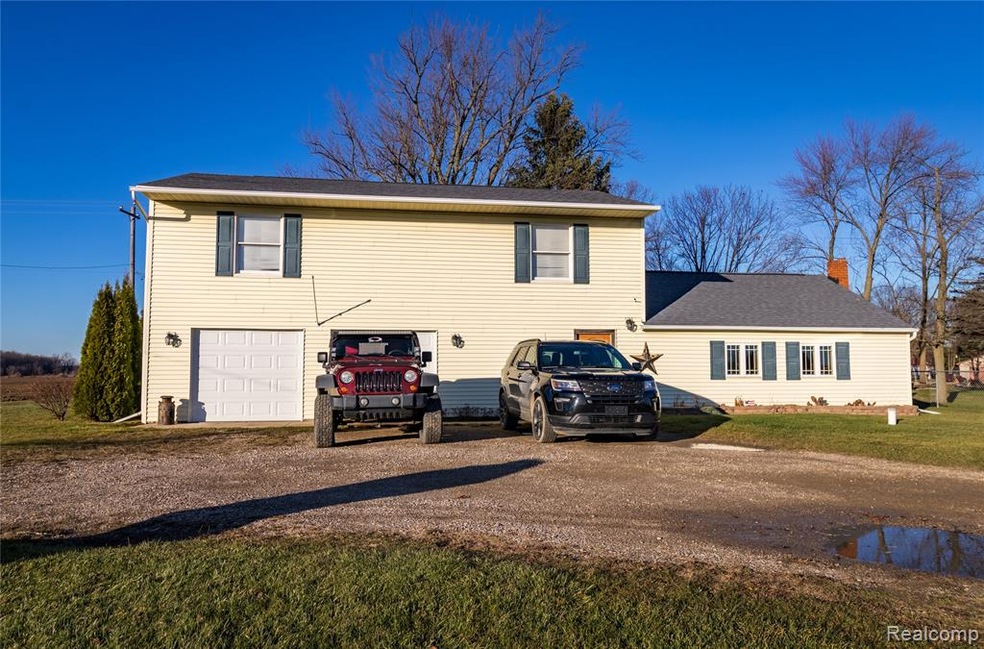 11597 E Corunna Rd, Lennon, MI 48449 - photo 1