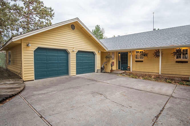 1881 NE Snowbird Ct Bend OR-small-001-01