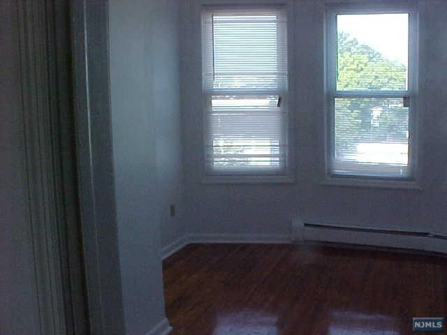 160 Kearny Ave unit 3, Kearny, NJ 07032 - photo 1