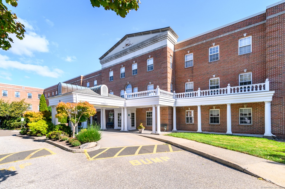 The Kingswood of Stamford unit 1X, Stamford, CT 06902 - photo 1