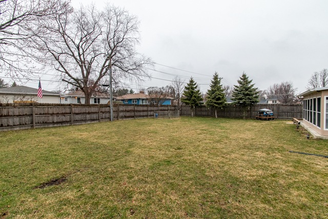 428 N Metropolitan Ave, Waukegan, IL 60085 - photo 1