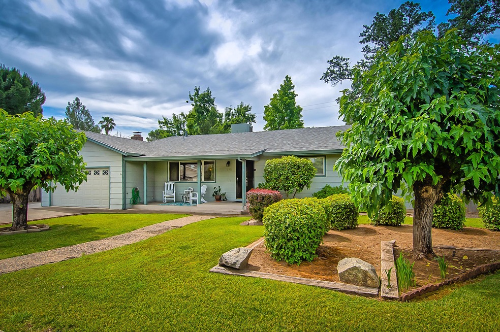 2911 Squire Ave, Redding, CA 96002 - photo 1