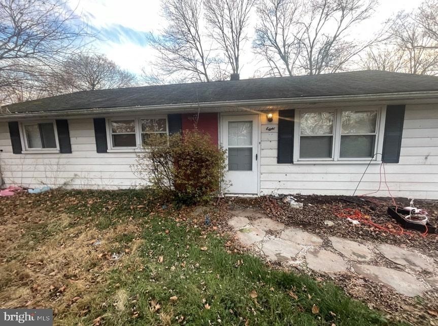 8 Betty Ln, Royersford, PA 19468 - photo 1