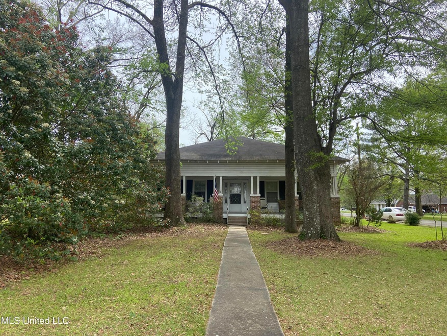 702 E Jackson Rd, Union, MS 39365