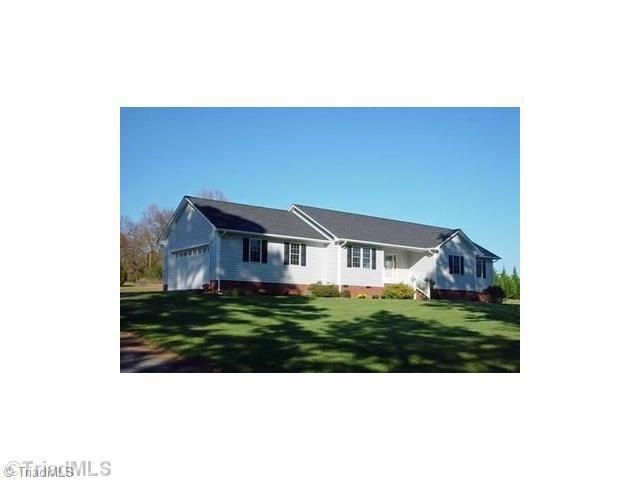 2506 Glade Rd, Asheboro, NC 27205 - photo 1