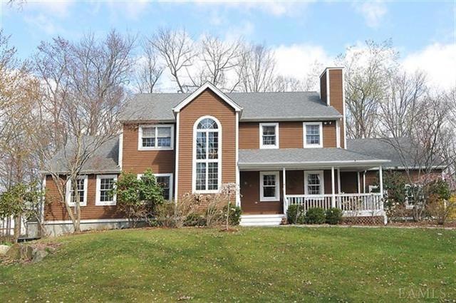 32 Carriage Hill Rd, Brewster, NY 10509 - photo 1