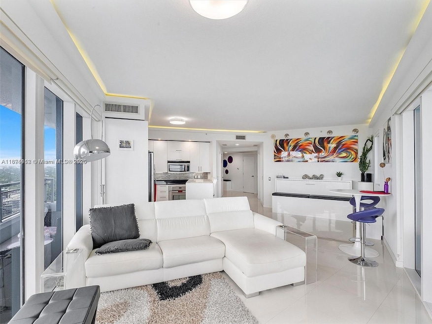 Infinity at Brickell unit 2500, Miami, FL 33130 - photo 1