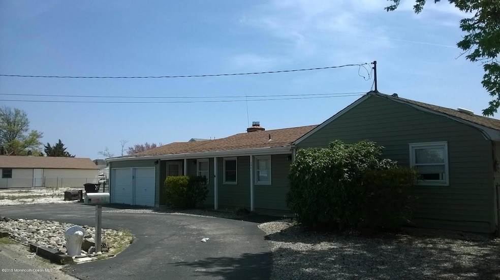 204 Evergreen Dr, Bayville, NJ 08721 - photo 1