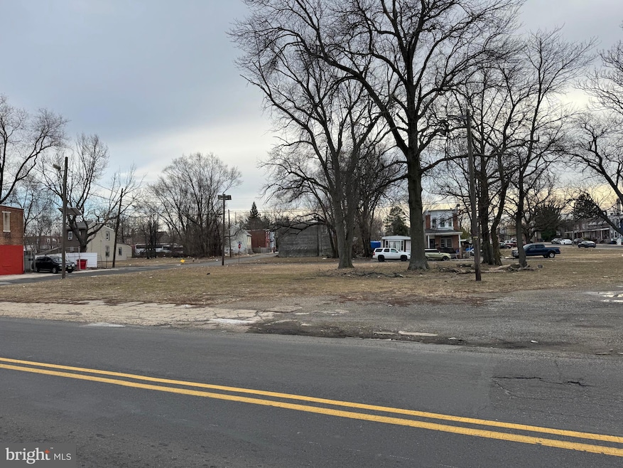 913 Jefferson St, Camden, NJ 08104 - photo 1