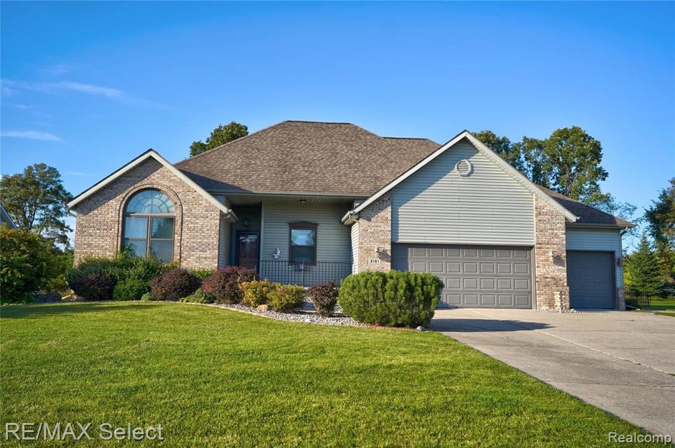 8101 Boulder Dr  08.jpg