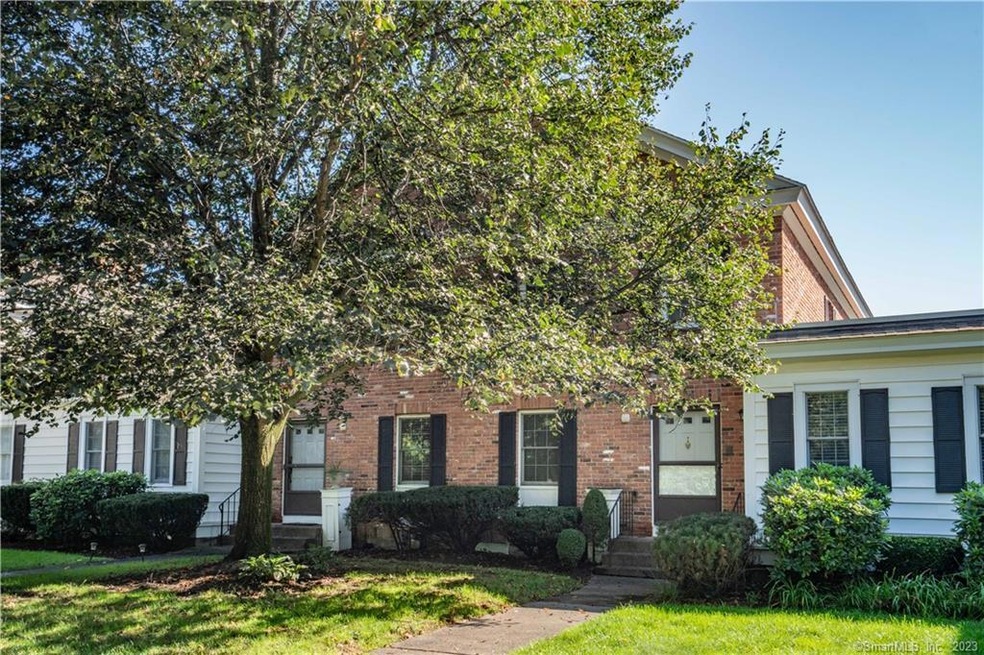 580 Mountain Rd unit H, West Hartford, CT 06117 - photo 1