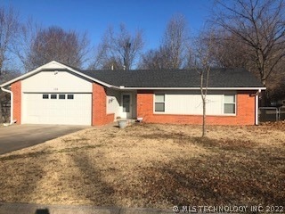 108 E 10th St S, Claremore, OK 74017 - photo 1