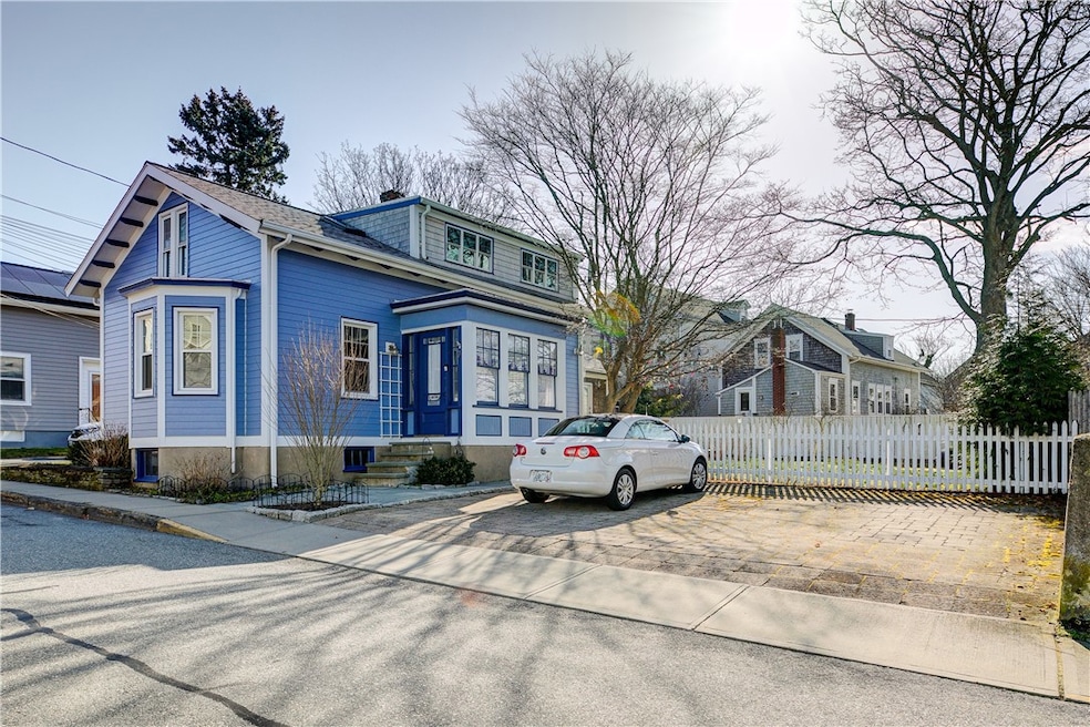 7 Warner St unit Front, Newport, RI 02840 - photo 1