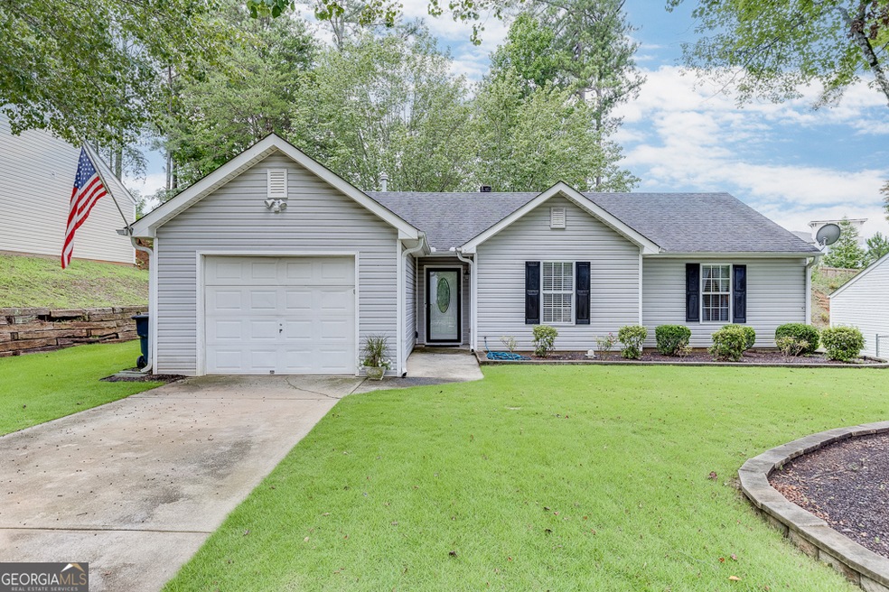 1245 Hillcrest Glenn Cir, Sugar Hill, GA 30518 - photo 1