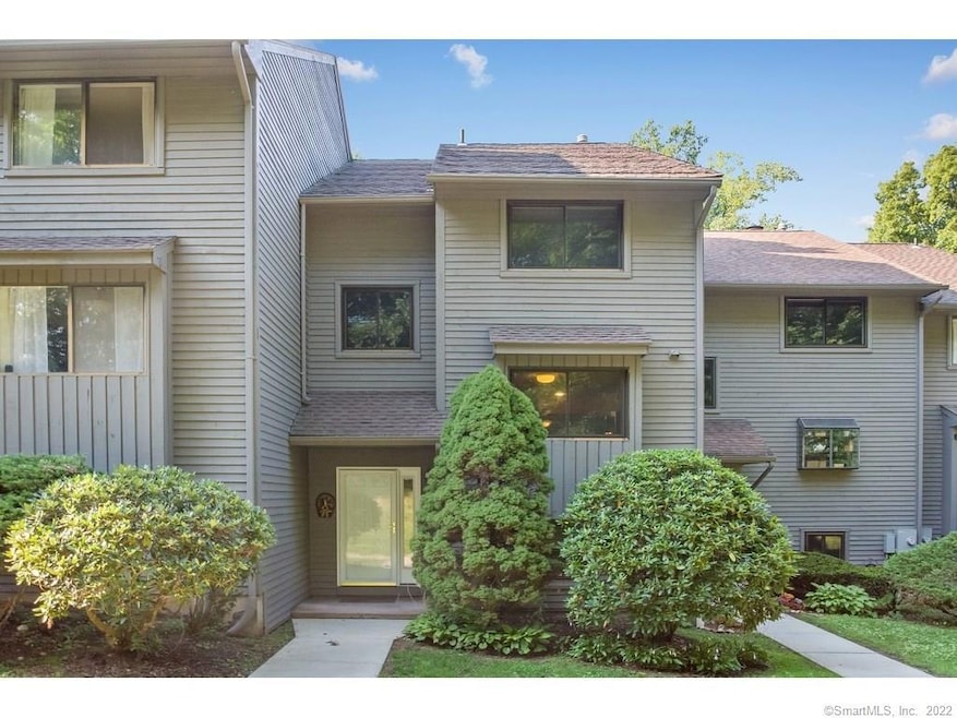 300 Conestoga Way unit 300, Glastonbury, CT 06033 - photo 1