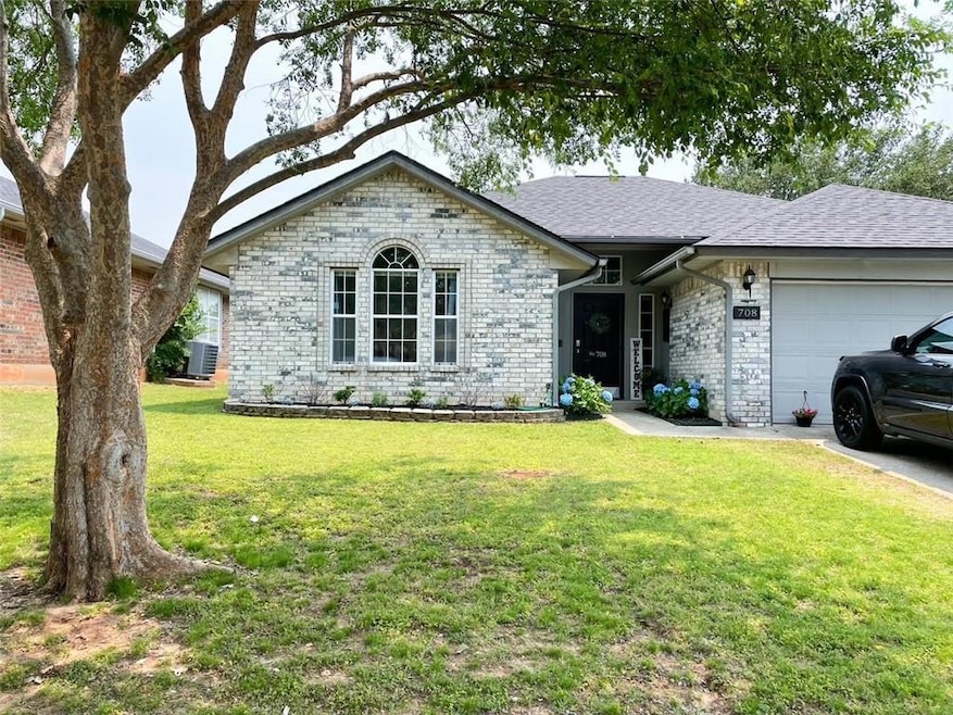 708 Coopers Hawk Dr, Norman, OK 73072 - photo 1