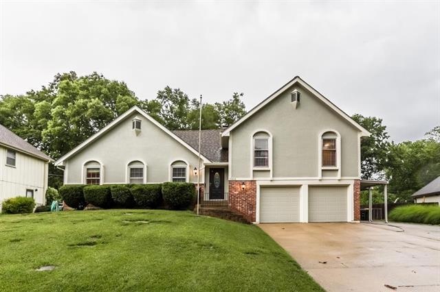 10606 W 70th Terrace, Shawnee, KS 66203 - photo 1