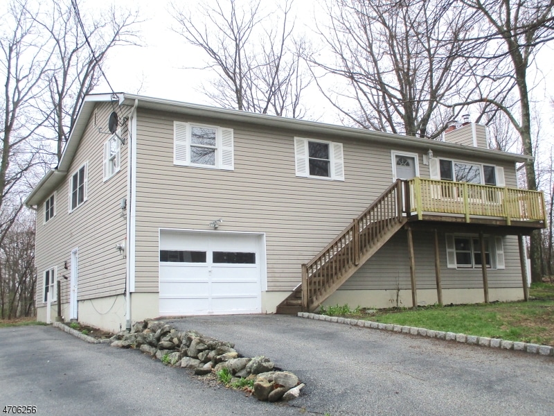 5 Acorn Dr, Highland Lakes, NJ 07422 - photo 1