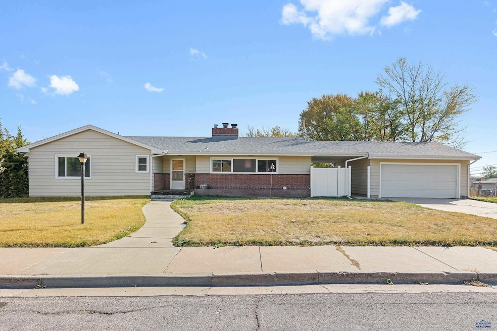 2004 9th St, Rapid City, SD 57701 - photo 1