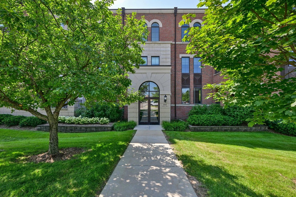 19045 Thomson Dr unit 201, Brookfield, WI 53045 - photo 1