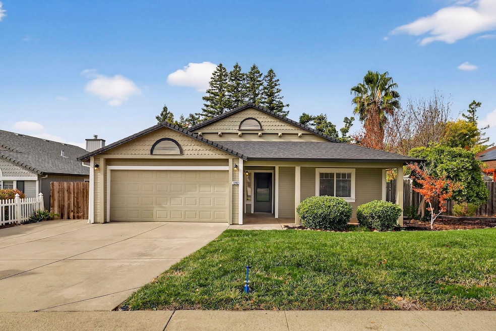 1242 Yosemite Dr, Chico, CA 95928 - photo 1