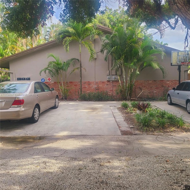 1504 SW 1st St unit 2, Fort Lauderdale, FL 33315 - photo 1