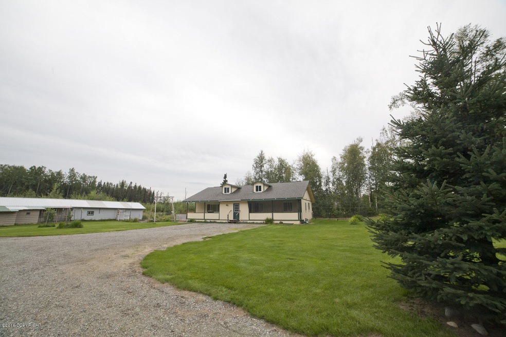 House & Shop/Garage
