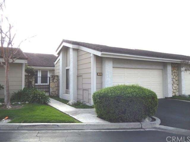 Centrally located between the lake/lagoon, schools