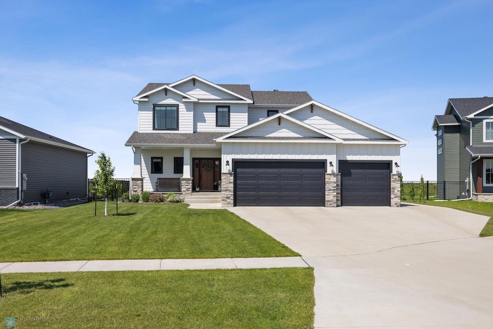 8871 Cottonwood Blvd, Horace, ND 58047 - photo 1