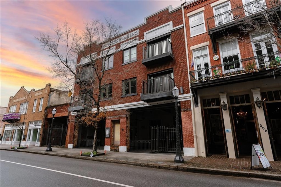 360 Dauphin St unit 2D, Mobile, AL 36602 - photo 1