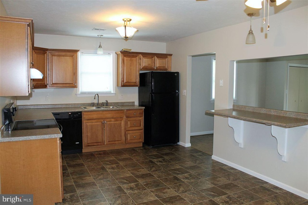 10 E Locust St, Littlestown, PA 17340 - photo 1