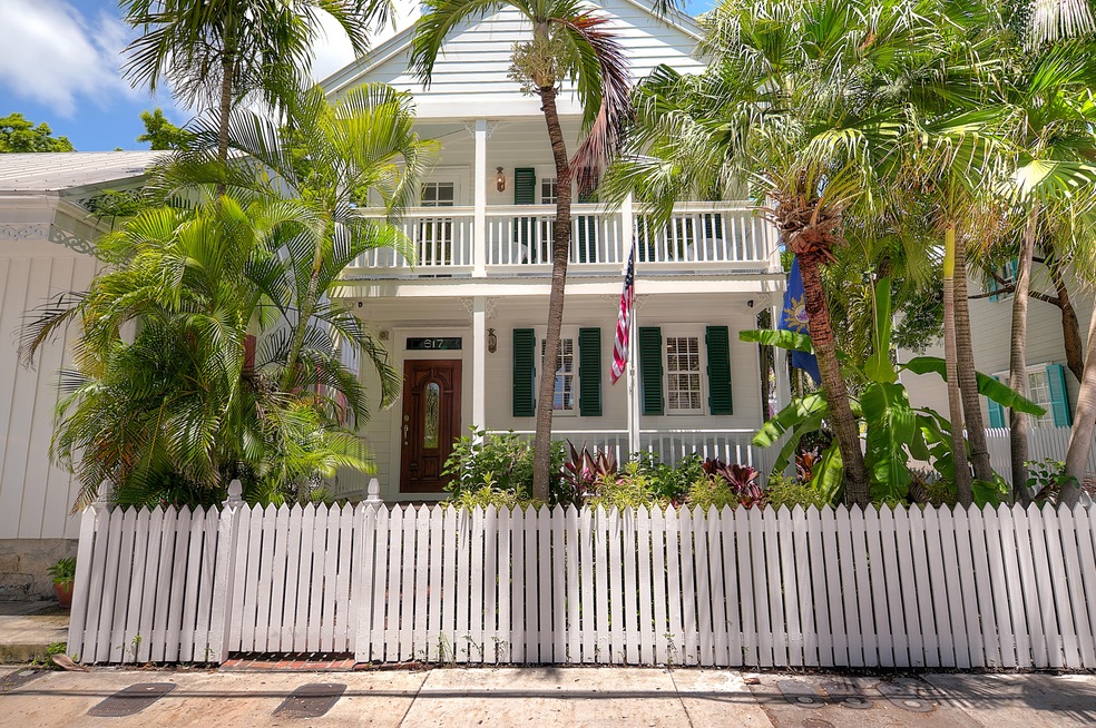 (1) 617 Simonton St-21