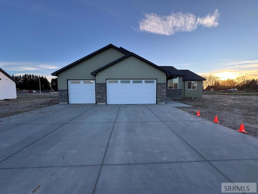 404 Kelton Cir, Shelley, ID 83274 - photo 1